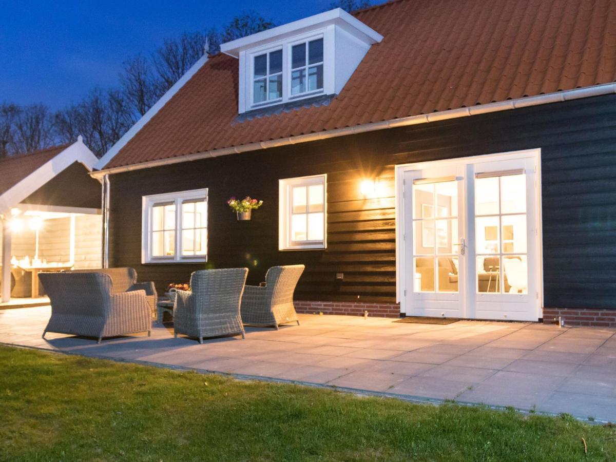 Rustic Holiday Home In Wissenkerke With Garden Exterior photo